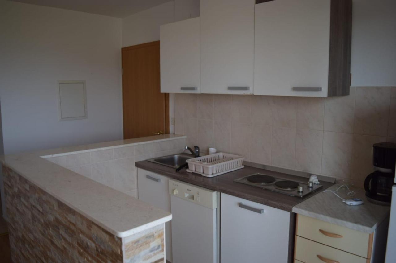 Apartments Marta Kaštel Novi Exterior foto