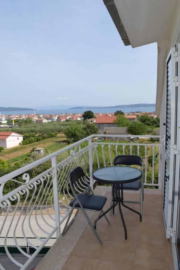 Apartments Marta Kaštel Novi Exterior foto