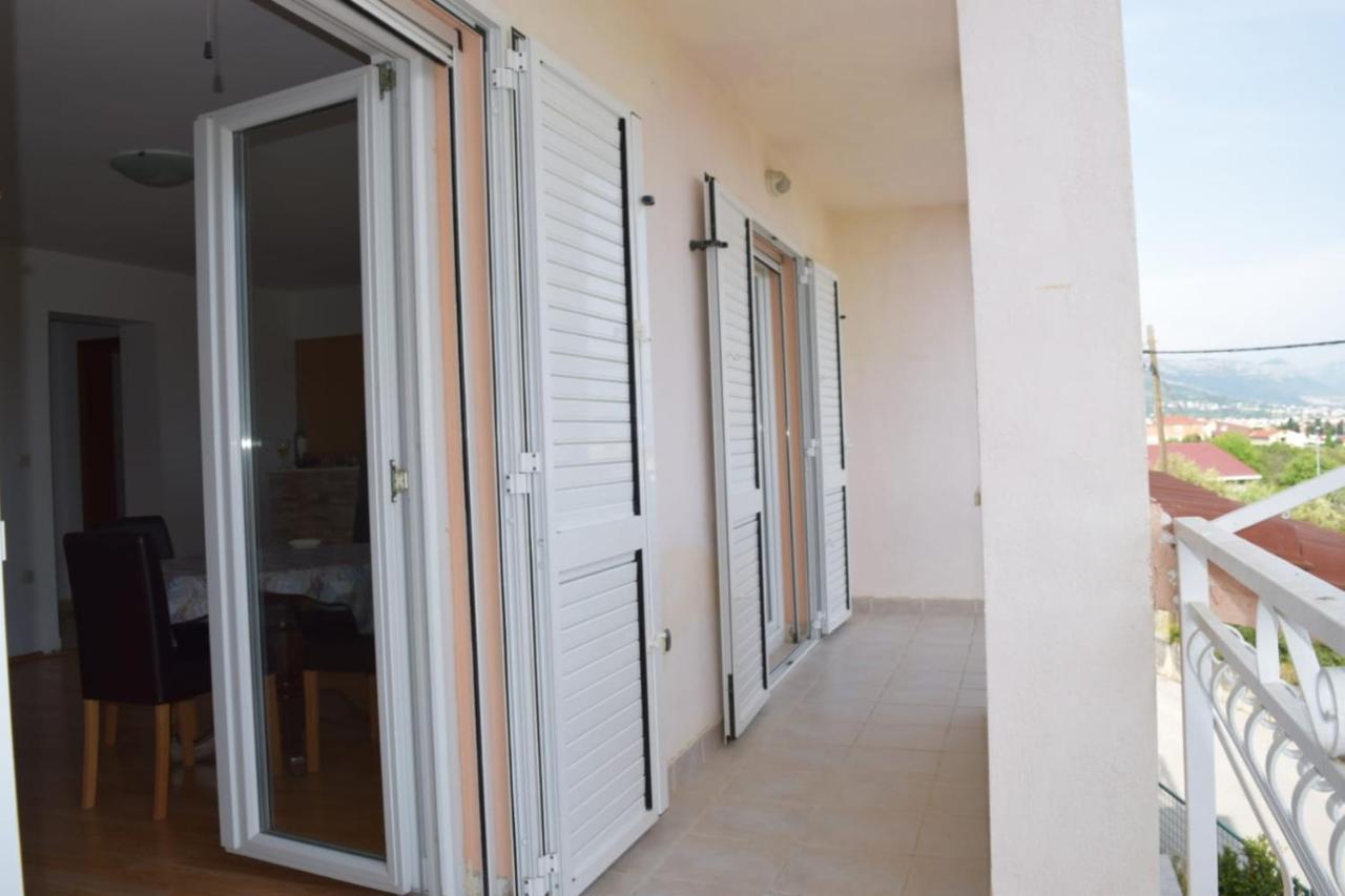 Apartments Marta Kaštel Novi Exterior foto